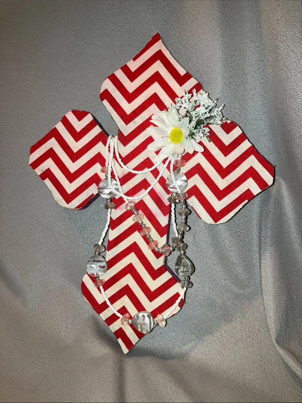 Red Chevron Cross Wall Décor with Daisy Accent